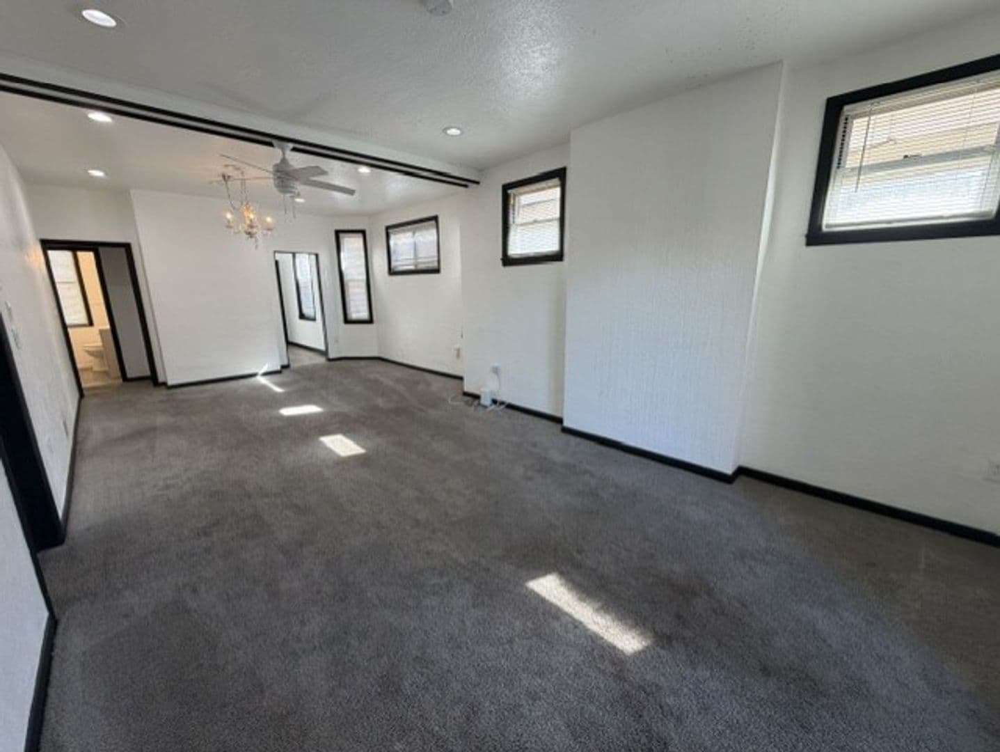 Pittsburgh Apartment: 1525 Beechview Avenue