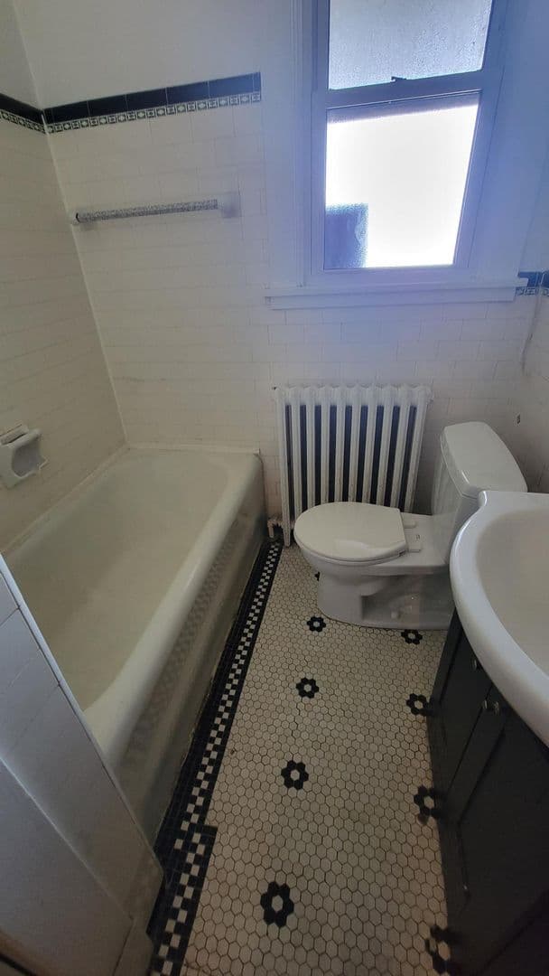 Pittsburgh Apartment: 226 Sunnyland Avenue