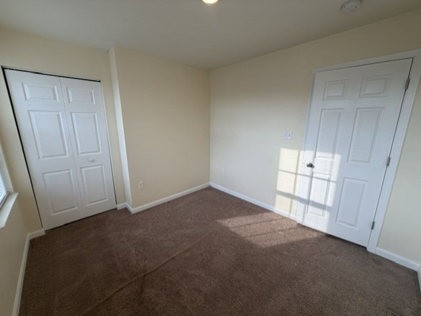 Jefferson Hills House: 422 Labrador Lane