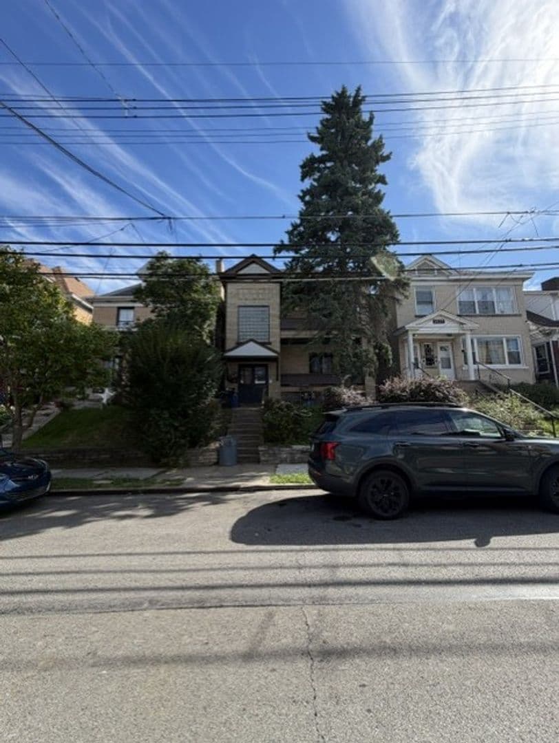 Pittsburgh Apartment: 1525 Beechview Avenue