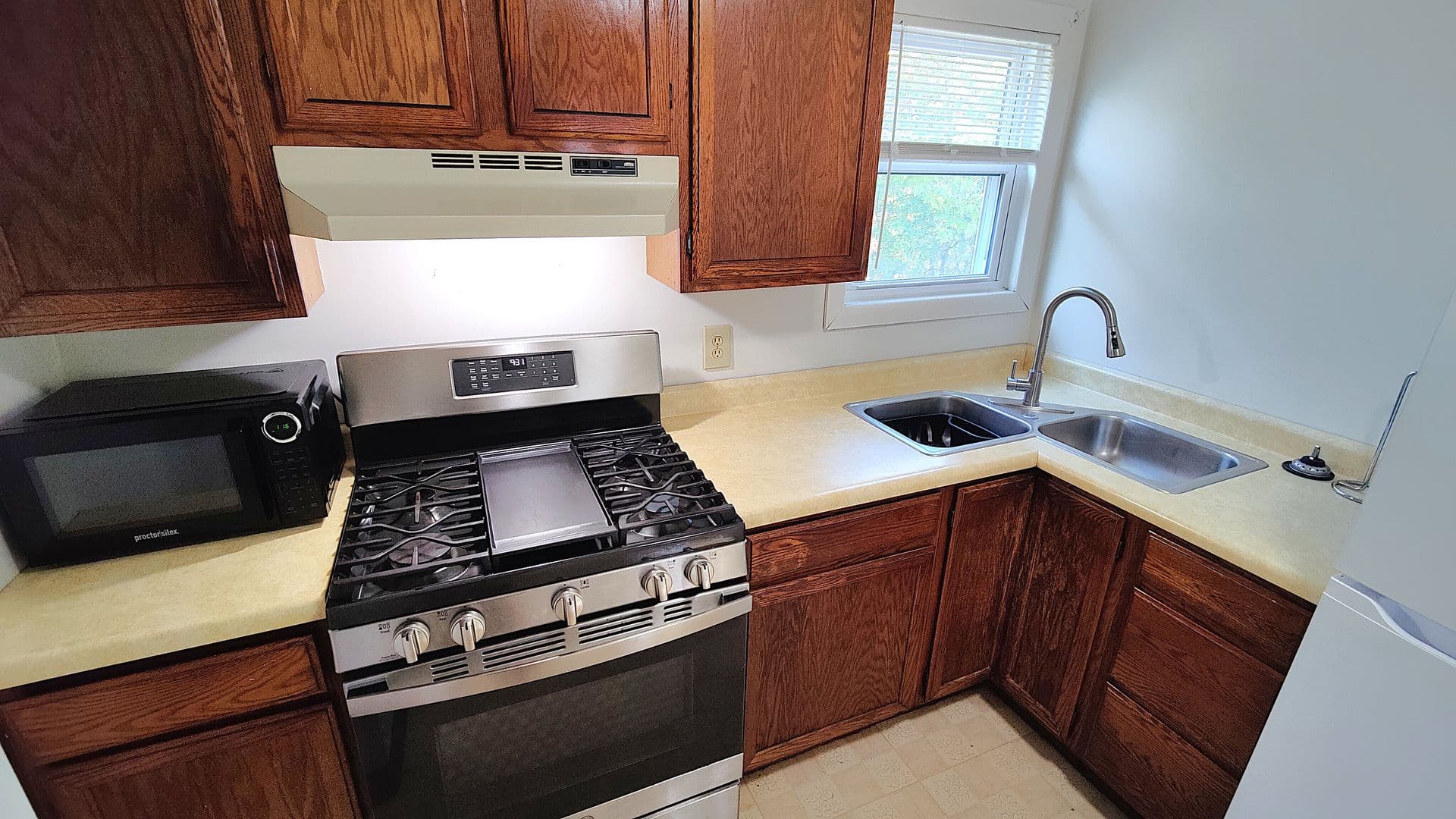 Pittsburgh Apartment: 4075 Brandon Rd