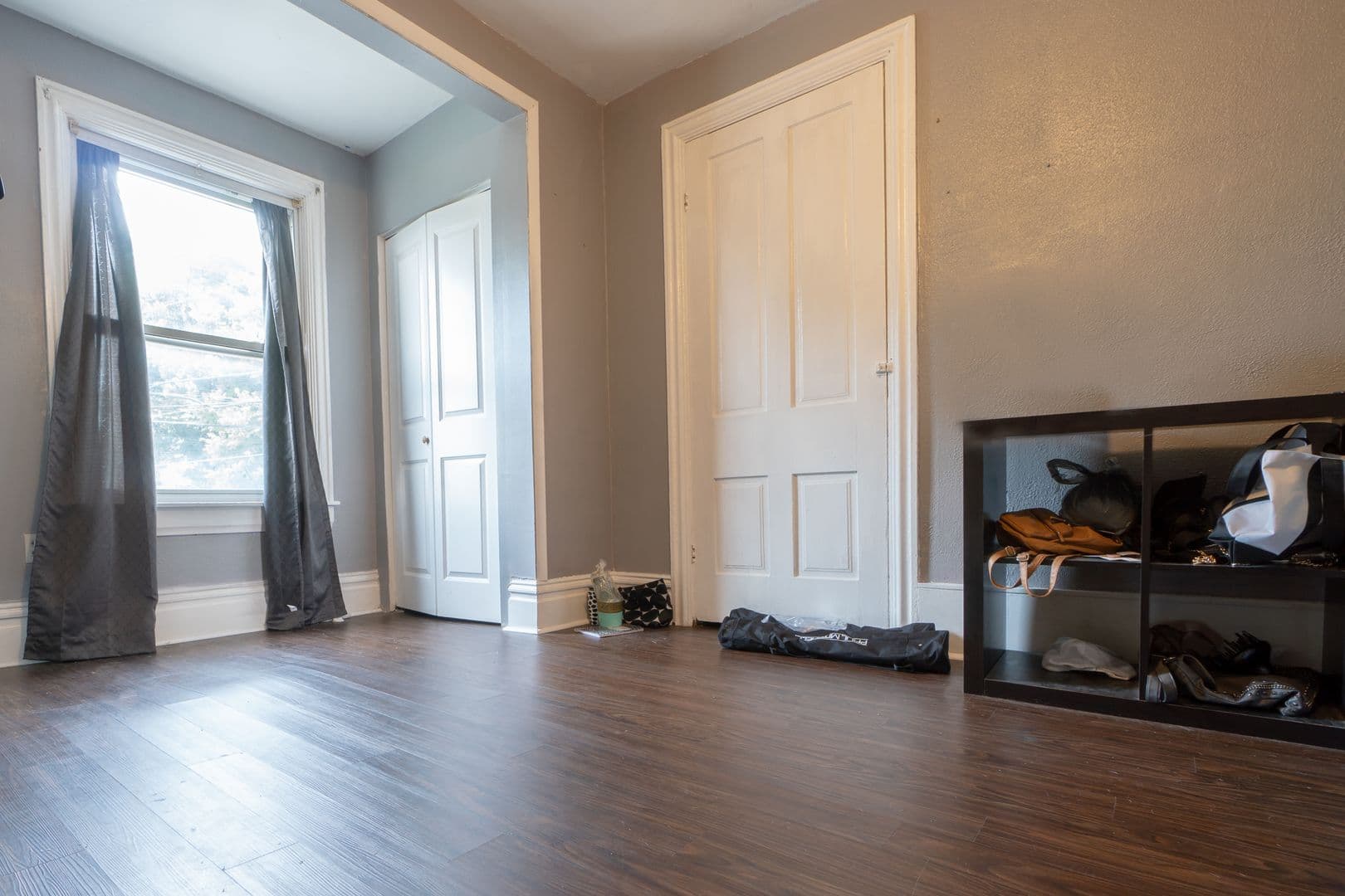 Carnegie Apartment: 405 Grant Avenue