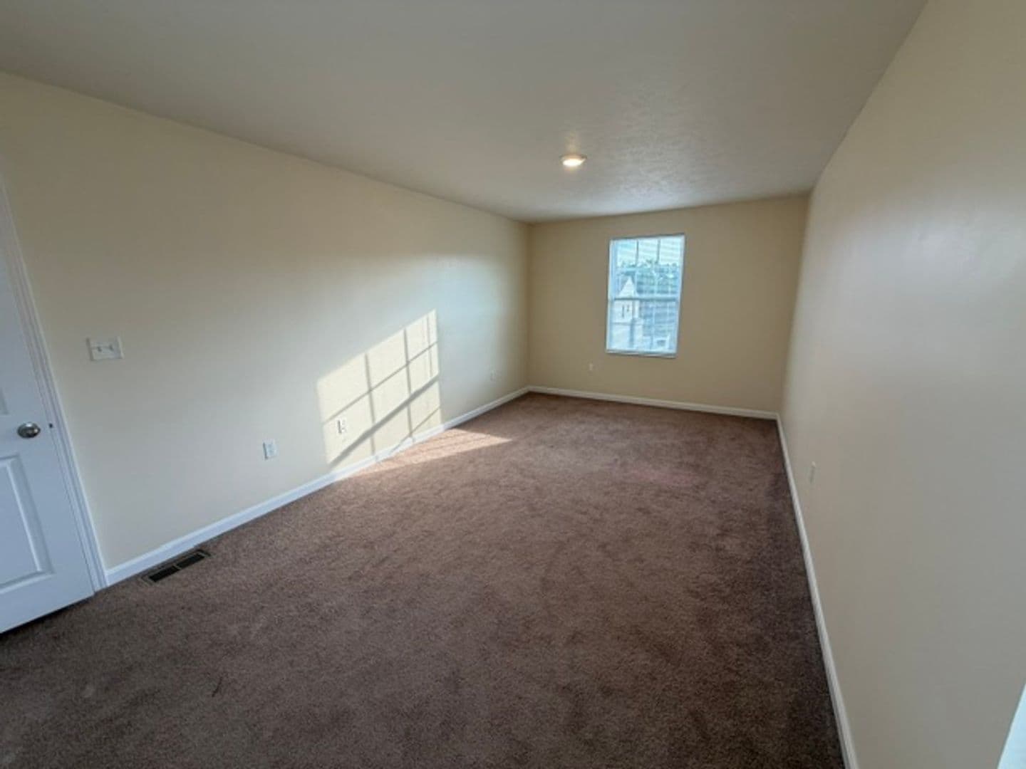 Jefferson Hills House: 422 Labrador Lane