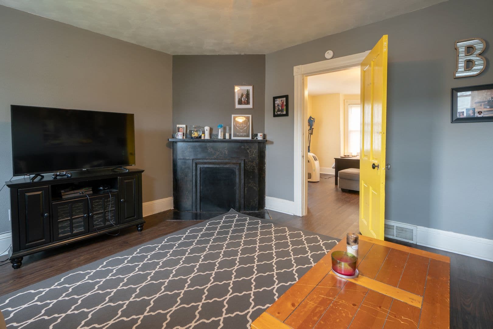 Carnegie Apartment: 405 Grant Avenue