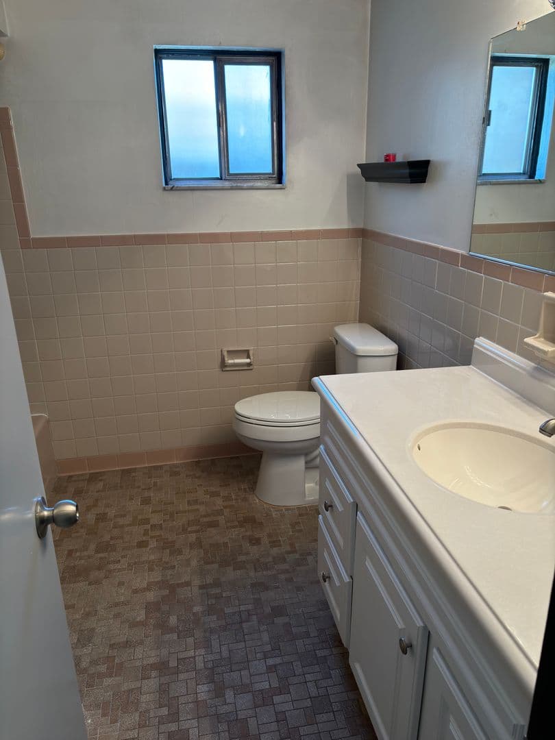 Pittsburgh Apartment: 114 Van Wyck Avenue