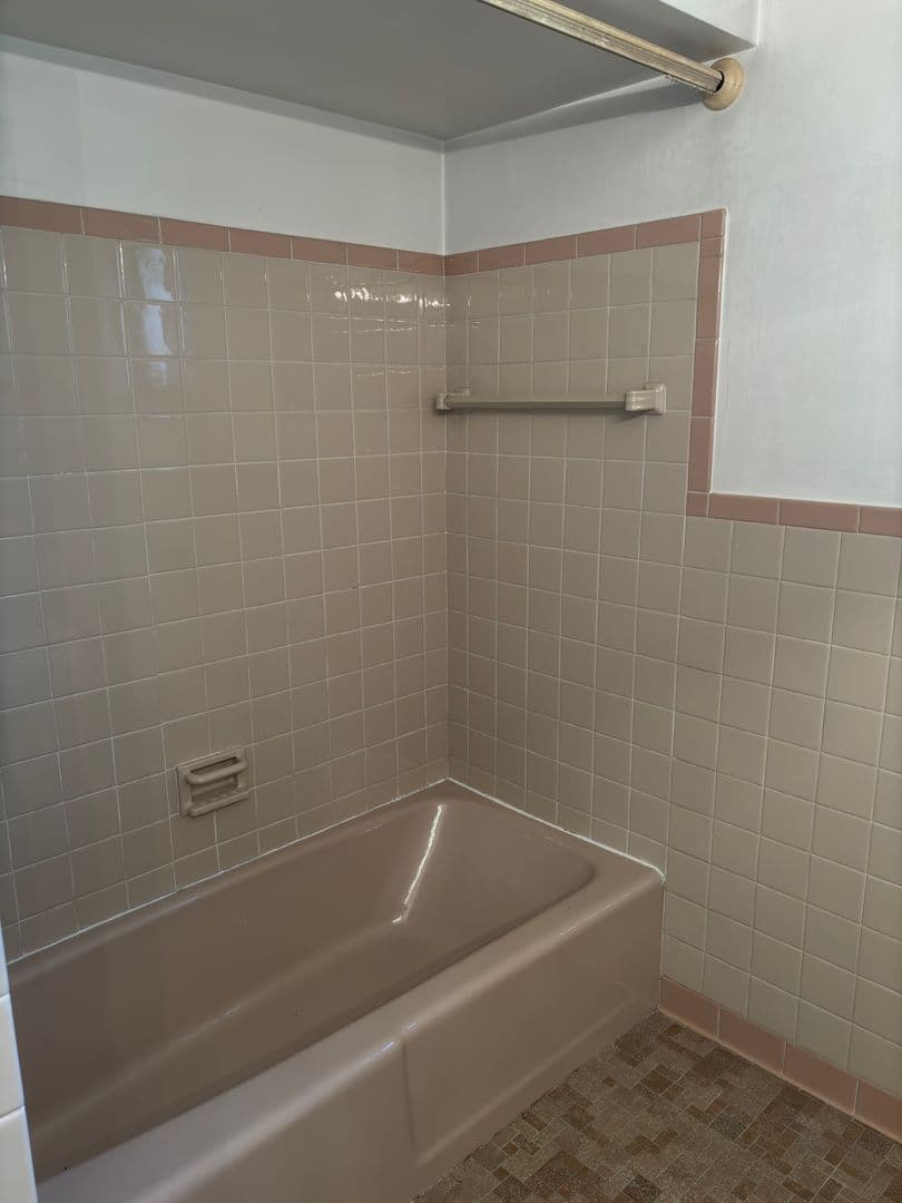 Pittsburgh Apartment: 114 Van Wyck Avenue
