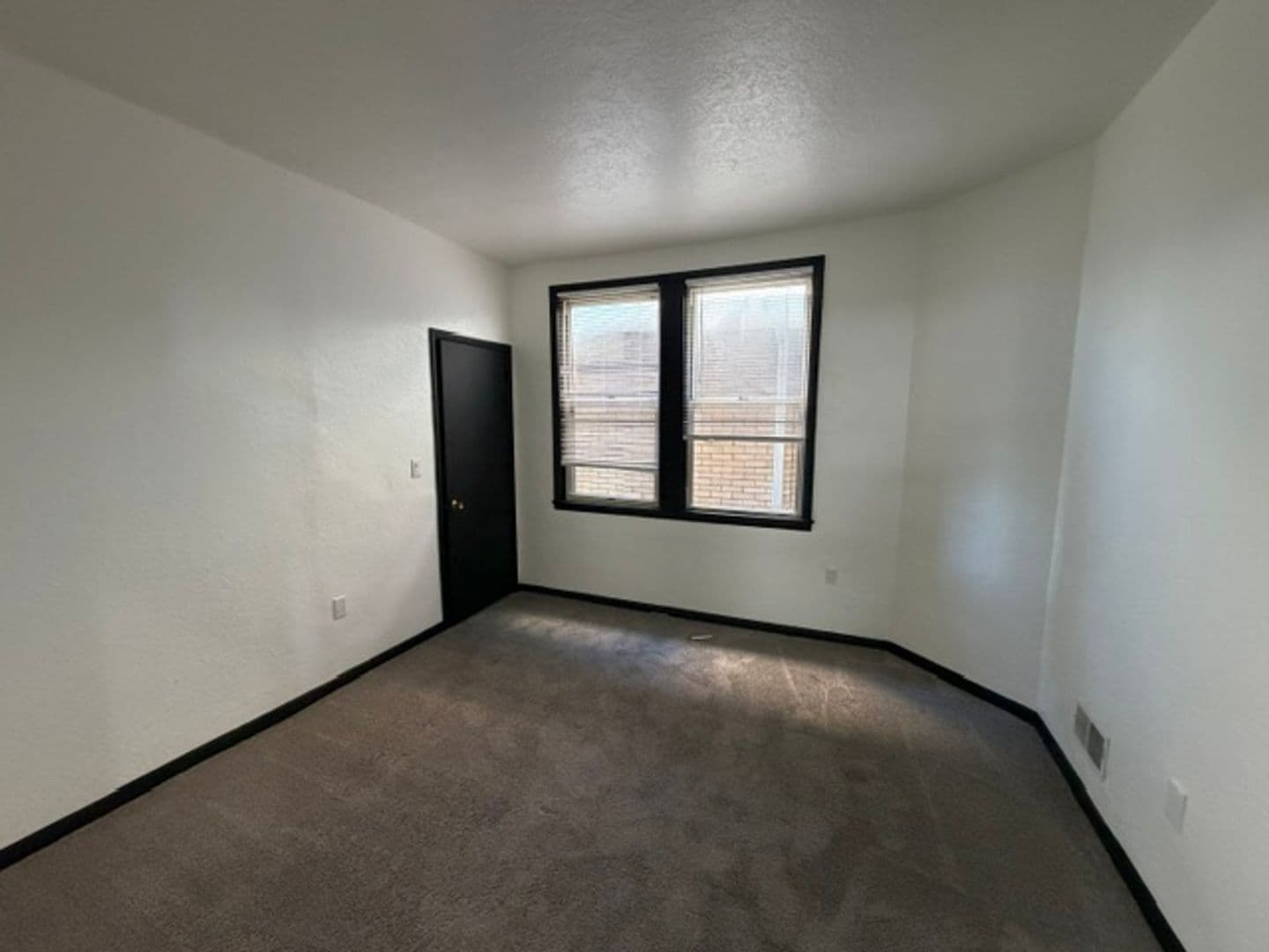 Pittsburgh Apartment: 1525 Beechview Avenue