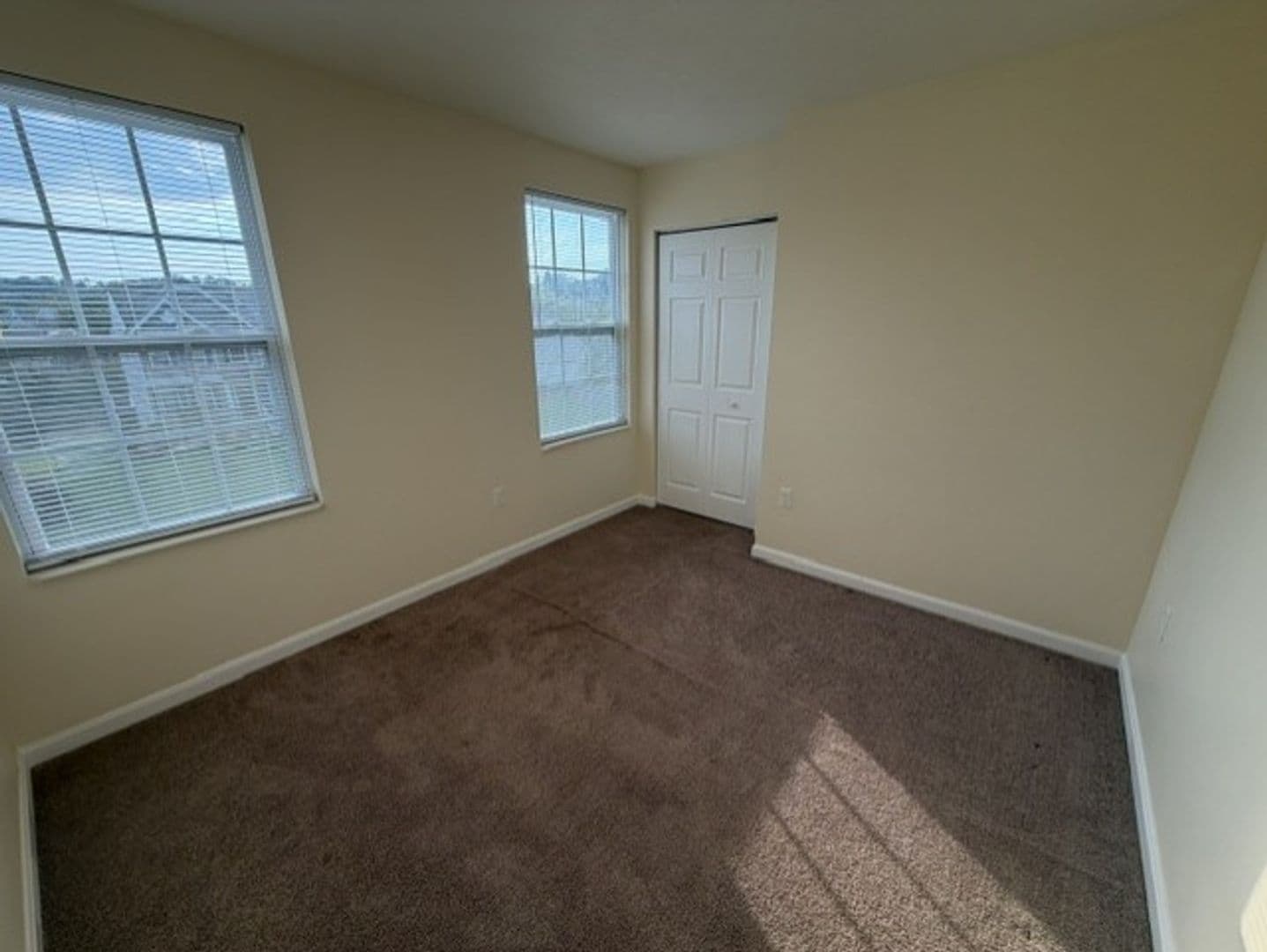 Jefferson Hills House: 422 Labrador Lane
