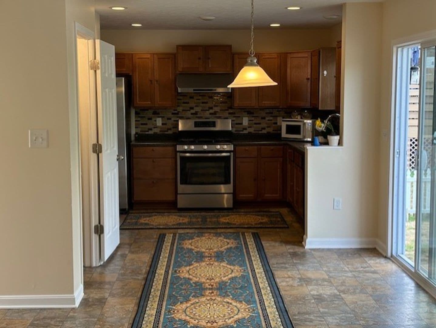 Jefferson Hills House: 422 Labrador Lane