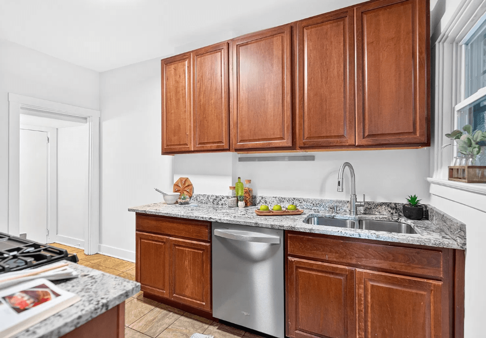 Pittsburgh Townhome: 1665 Beechwood Blvd