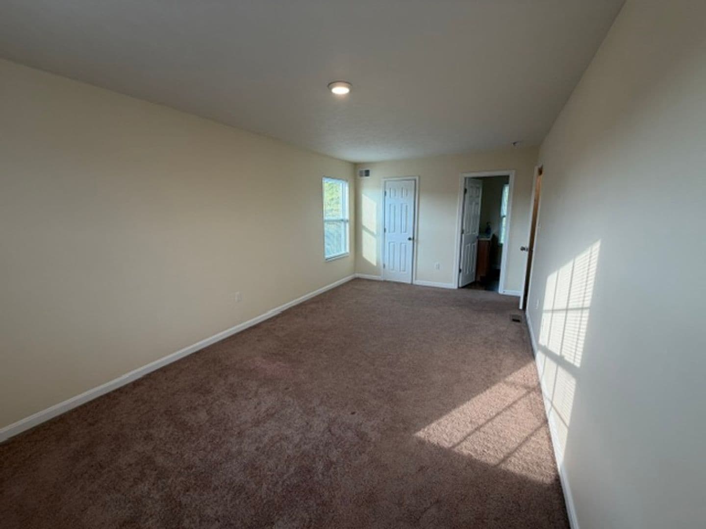 Jefferson Hills House: 422 Labrador Lane