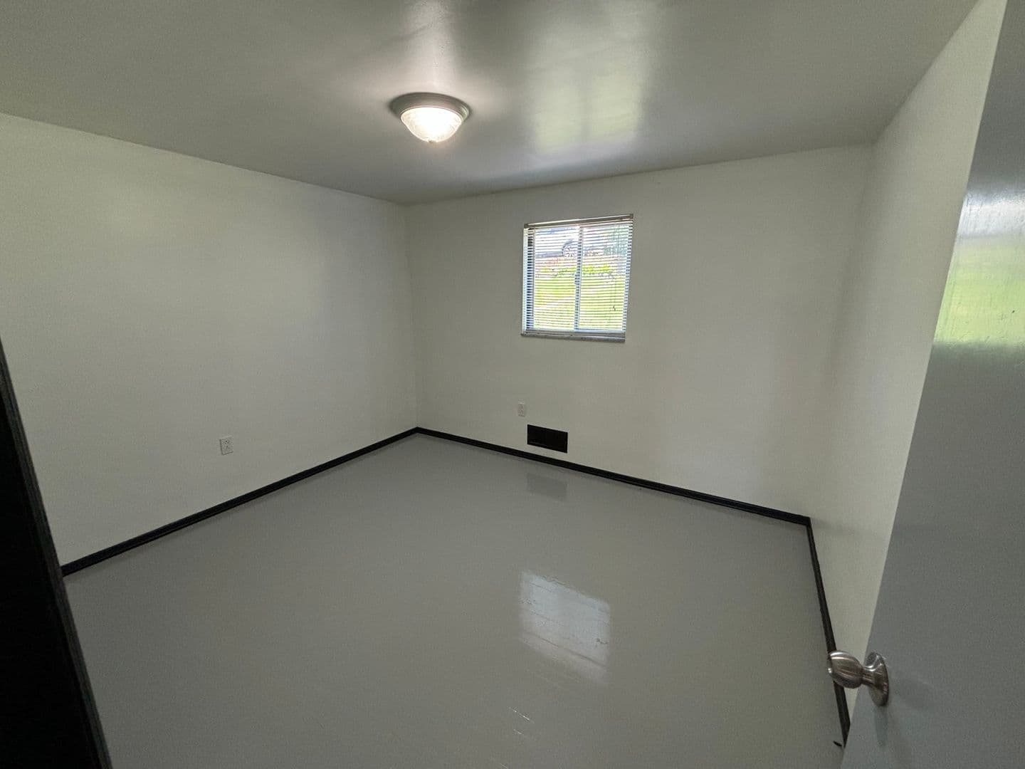 Pittsburgh Apartment: 114 Van Wyck Avenue