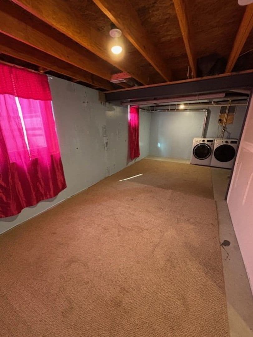 Jefferson Hills House: 422 Labrador Lane