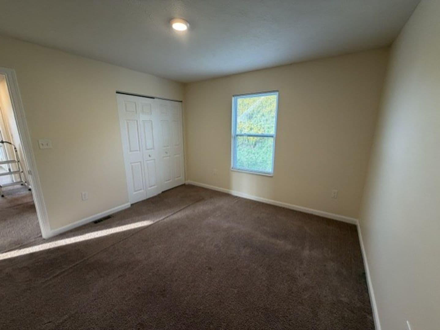 Jefferson Hills House: 422 Labrador Lane