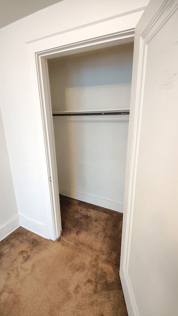 Pittsburgh Apartment: 4075 Brandon Rd
