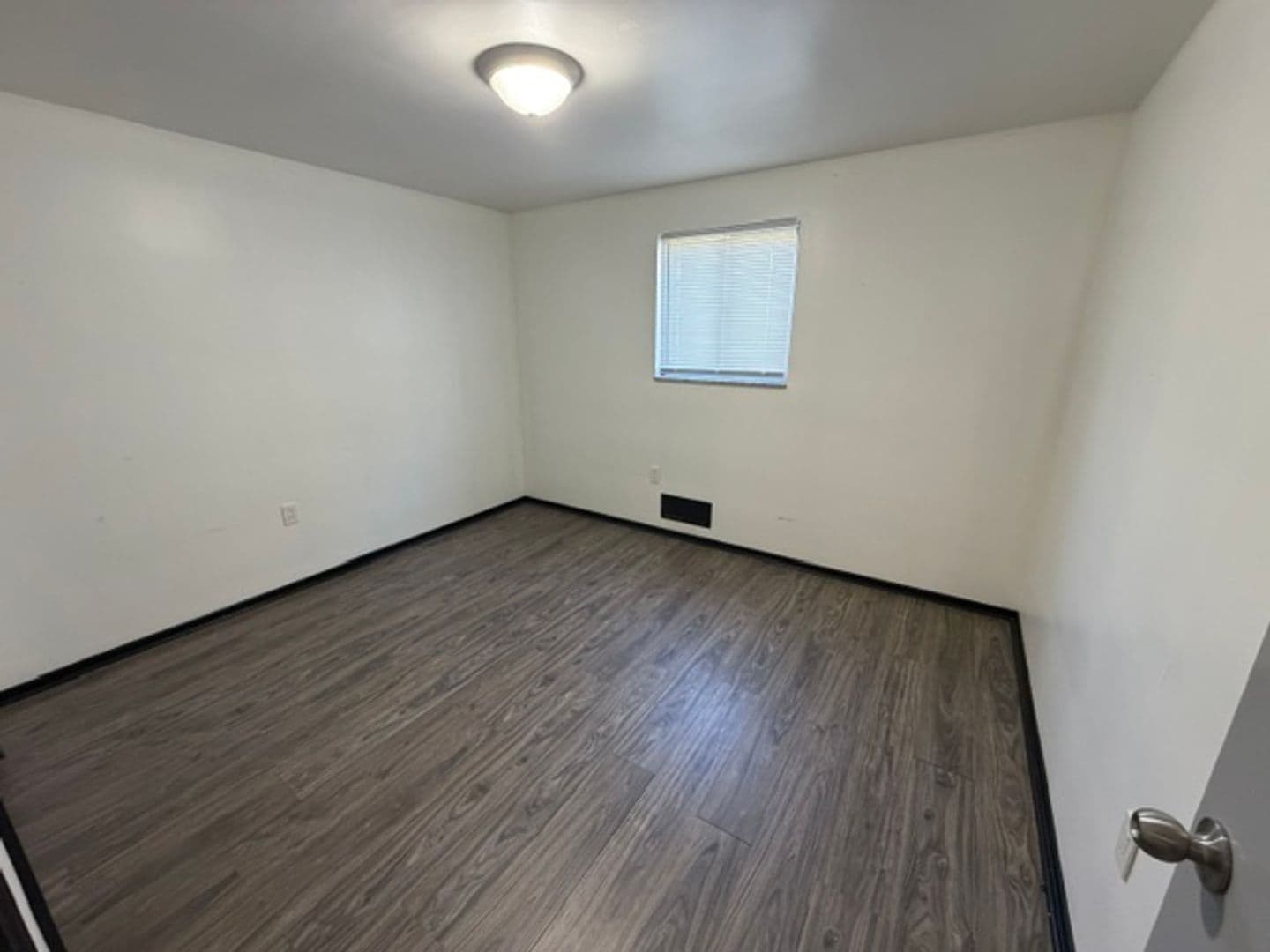 Pittsburgh Apartment: 114 Van Wyck Avenue