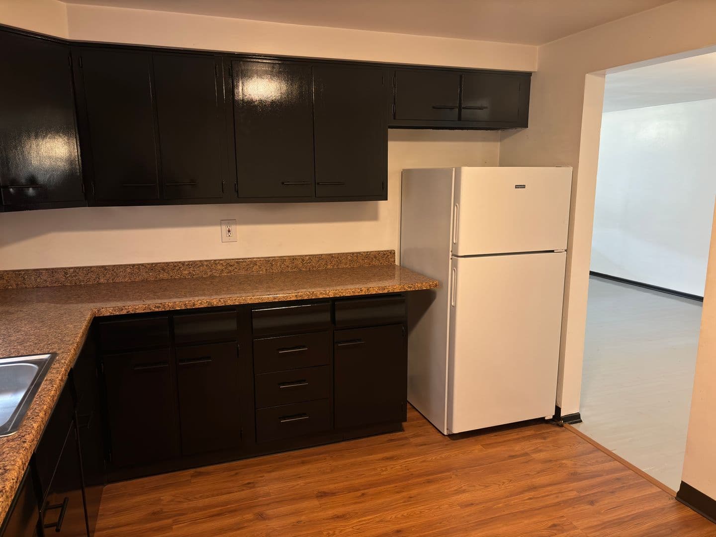 Pittsburgh Apartment: 114 Van Wyck Avenue