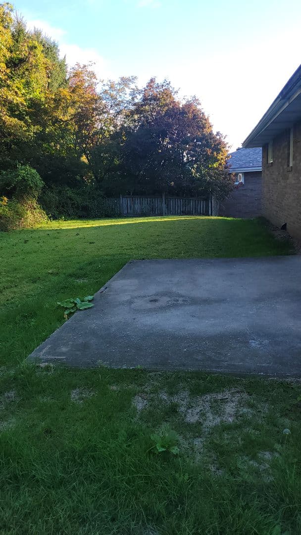 West Mifflin House: 4648 Bowes Avenue