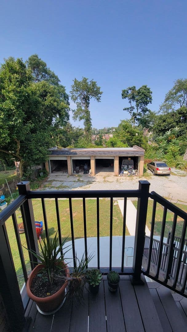 Pittsburgh Apartment: 226 Sunnyland Avenue