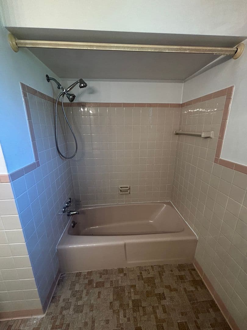 Pittsburgh Apartment: 114 Van Wyck Avenue