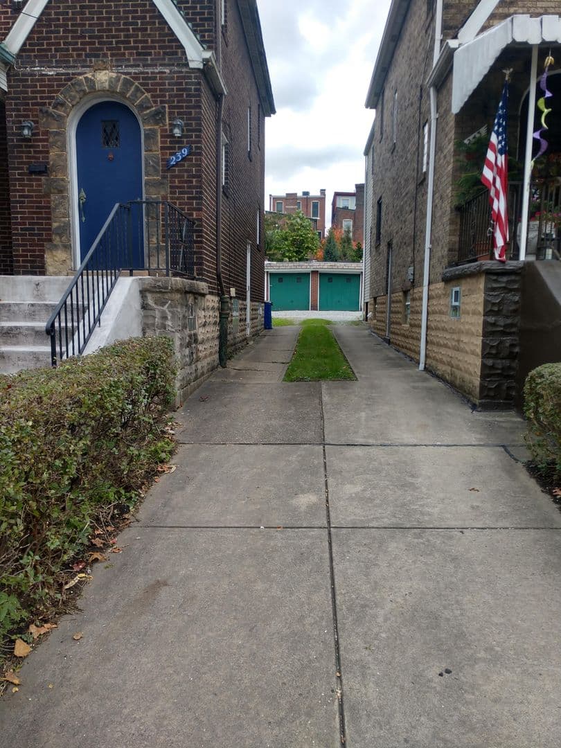 Pittsburgh House: 239 40th Street