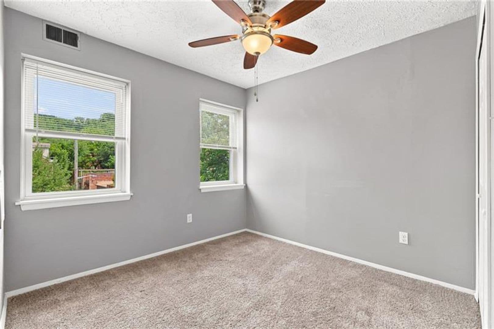 Pittsburgh Apartment: 614 Jacksonia Street