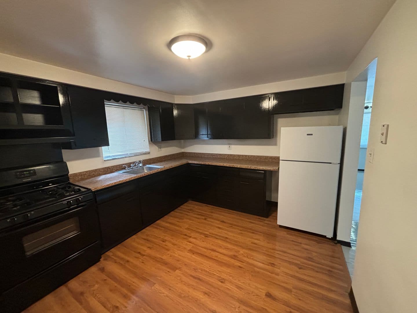 Pittsburgh Apartment: 114 Van Wyck Avenue