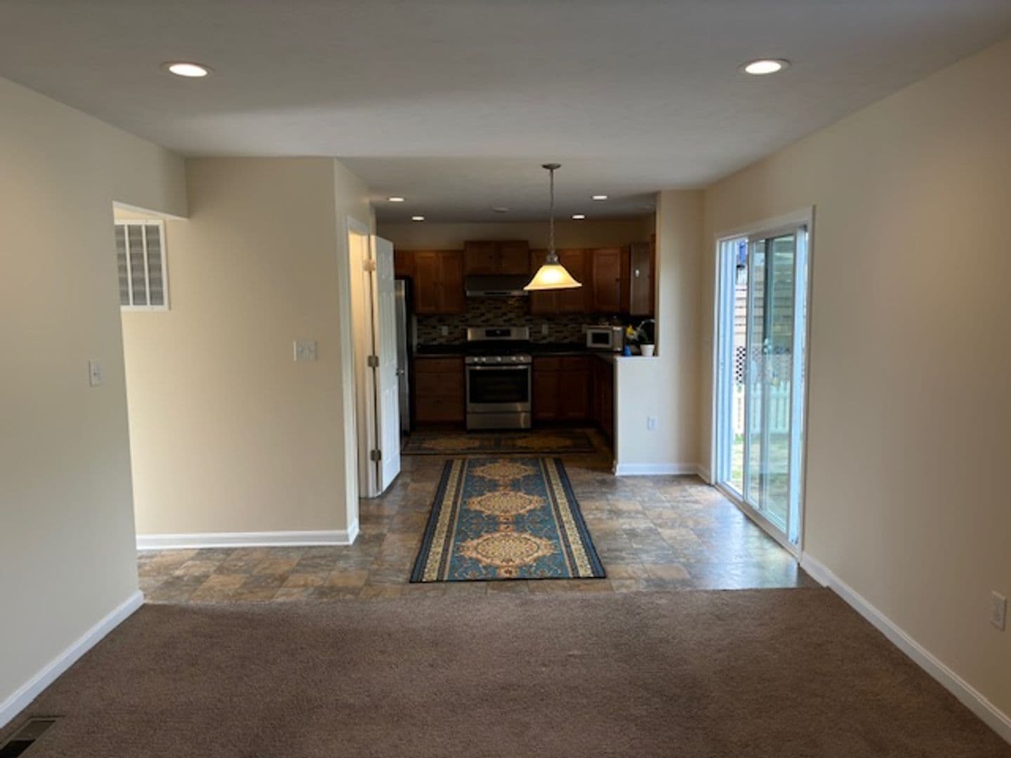 Jefferson Hills House: 422 Labrador Lane