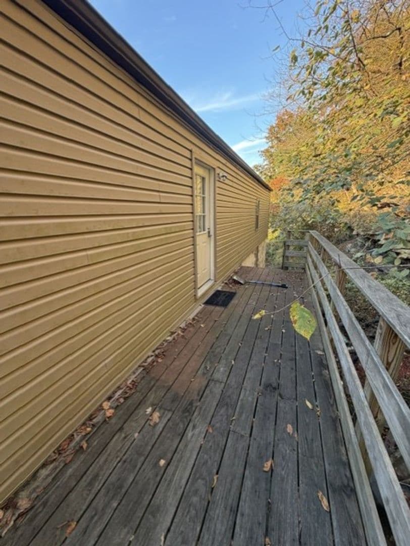 Pittsburgh House: 1338 Streets Run Road #1