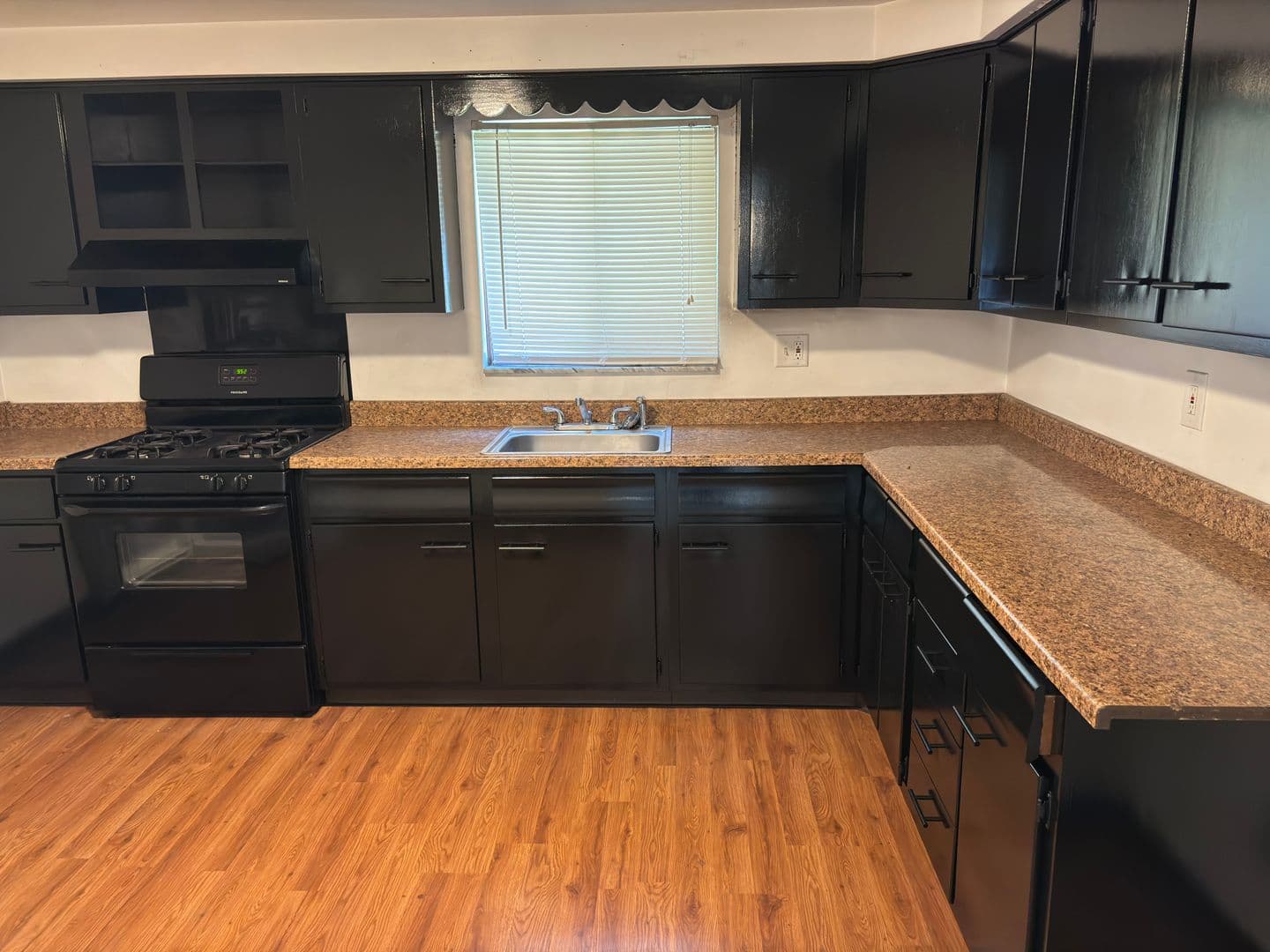 Pittsburgh Apartment: 114 Van Wyck Avenue