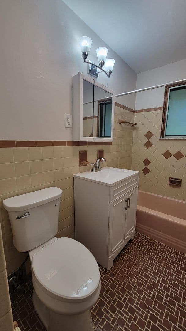 West Mifflin House: 4648 Bowes Avenue