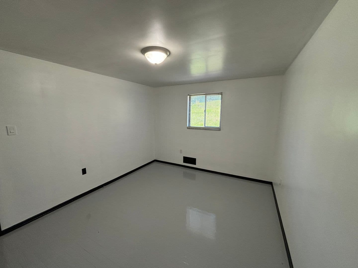 Pittsburgh Apartment: 114 Van Wyck Avenue