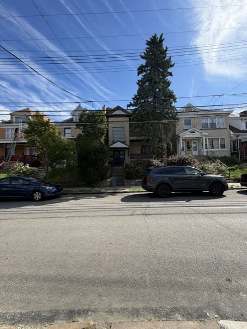 Pittsburgh Apartment: 1525 Beechview Avenue