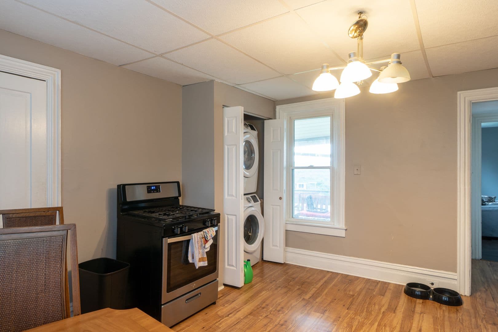 Carnegie Apartment: 405 Grant Avenue
