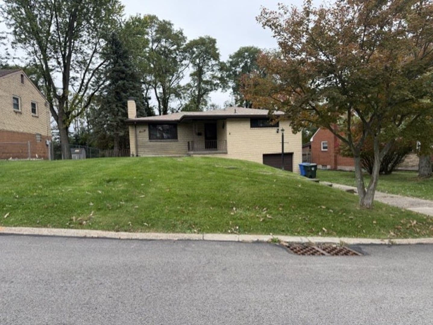 Pittsburgh House: 4983 Willow Drive