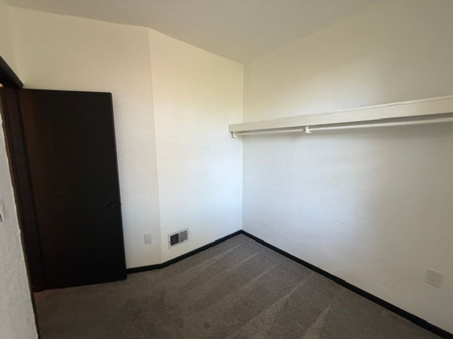Pittsburgh Apartment: 1525 Beechview Avenue