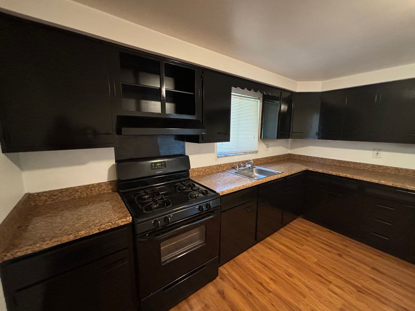 Pittsburgh Apartment: 114 Van Wyck Avenue