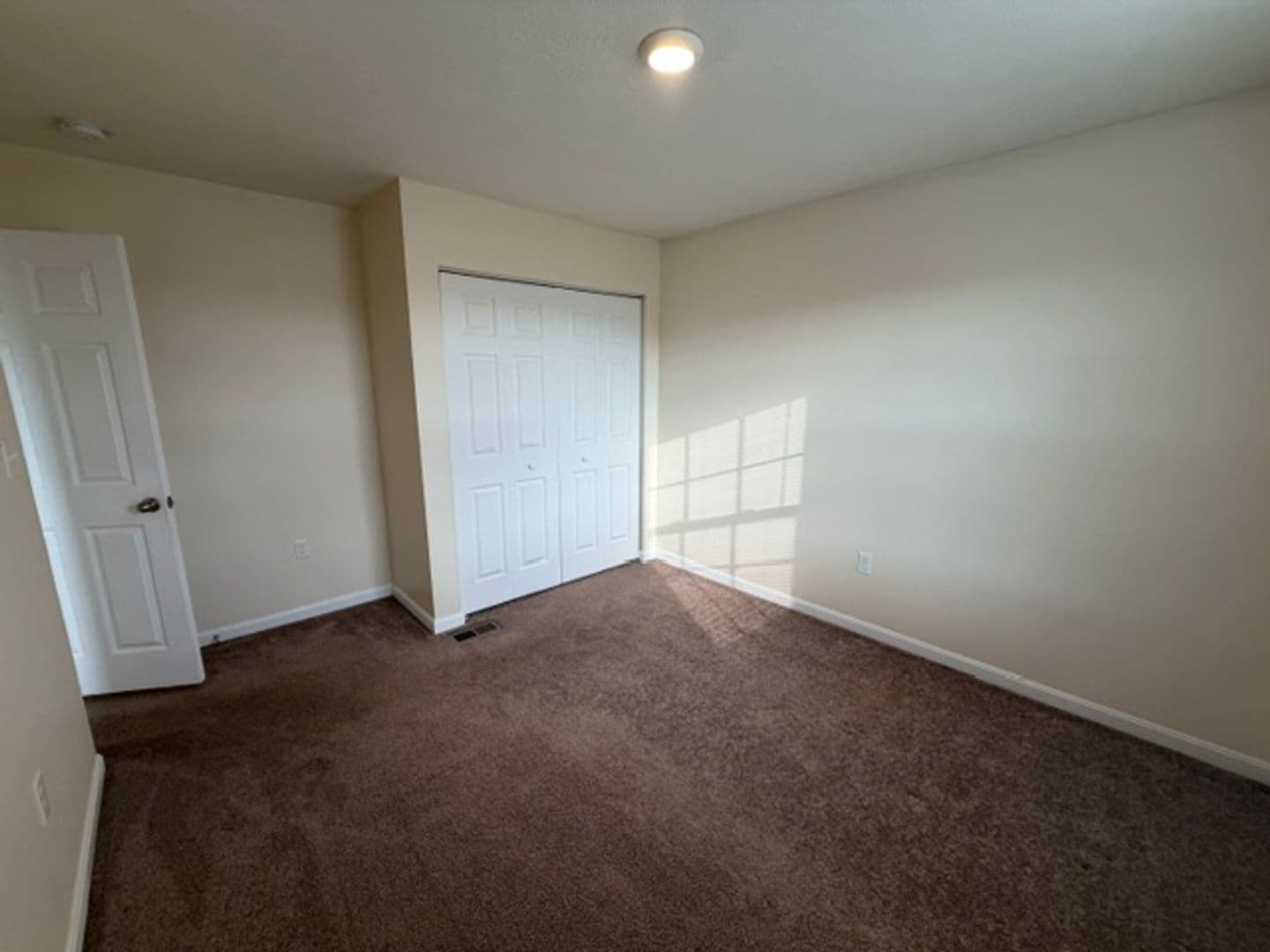 Jefferson Hills House: 422 Labrador Lane