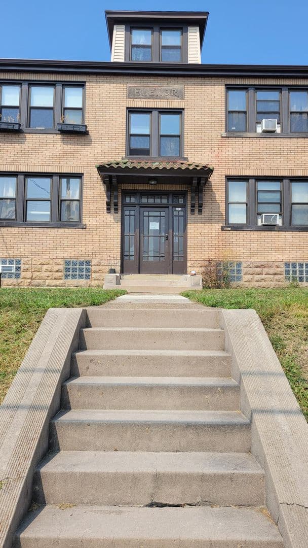 Pittsburgh Apartment: 226 Sunnyland Avenue
