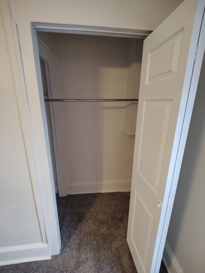 Pittsburgh Apartment: 2423 Wrights Way
