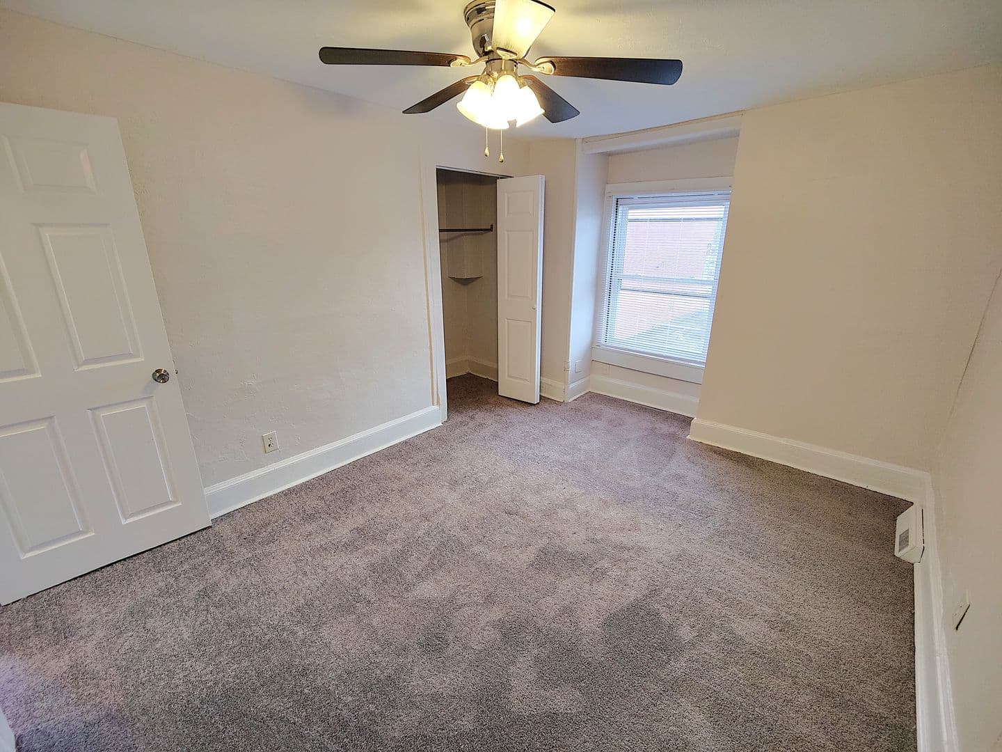Pittsburgh Apartment: 2423 Wrights Way