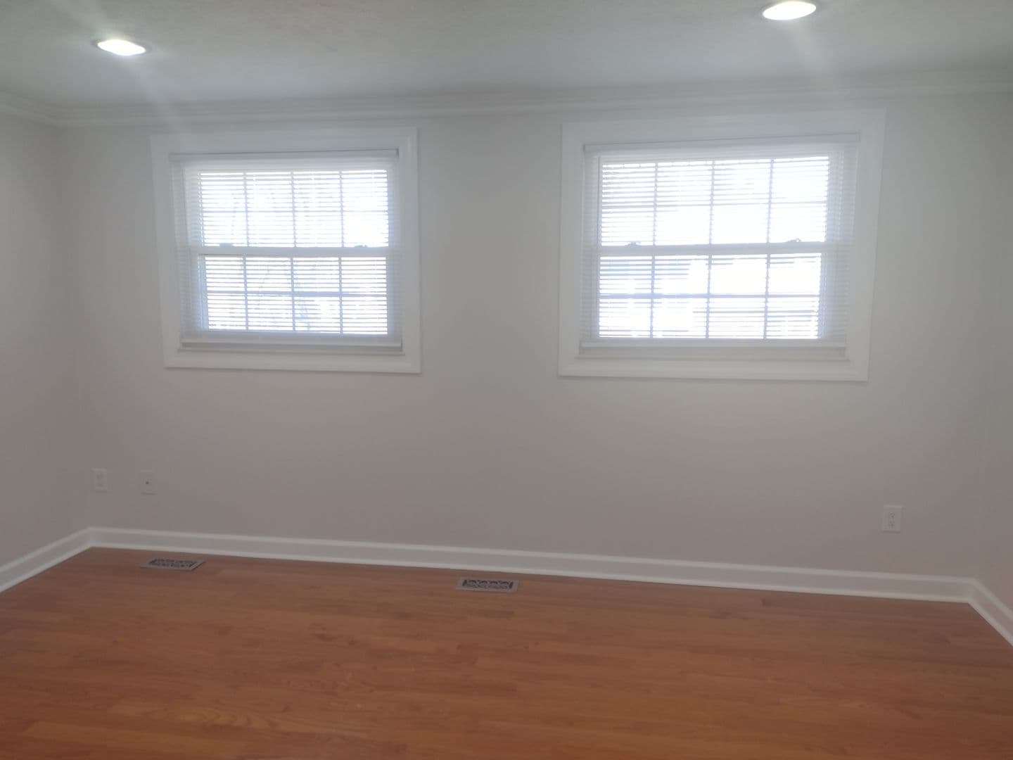 Bethel Park House: 5493 Library Road #13