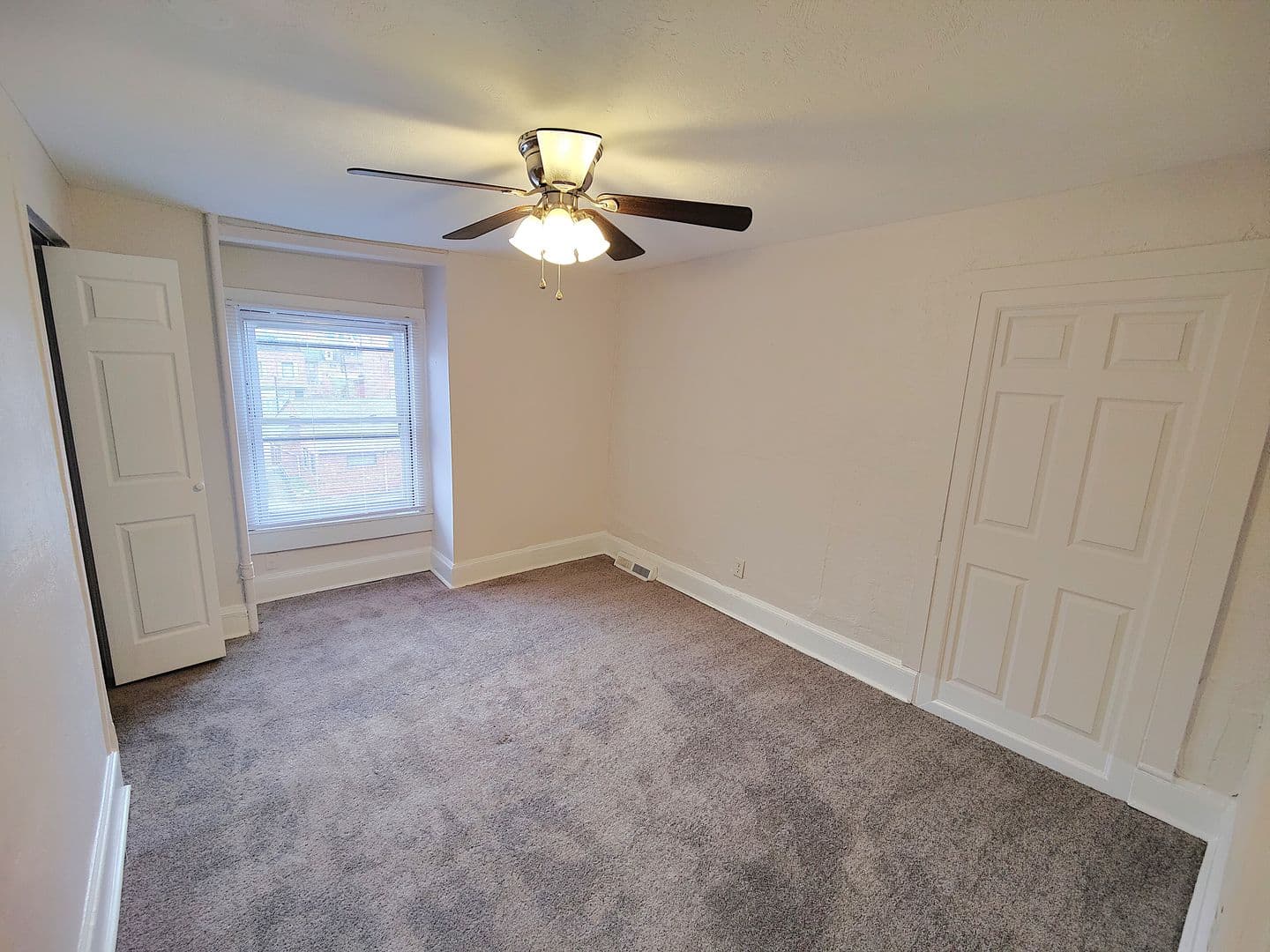 Pittsburgh Apartment: 2423 Wrights Way