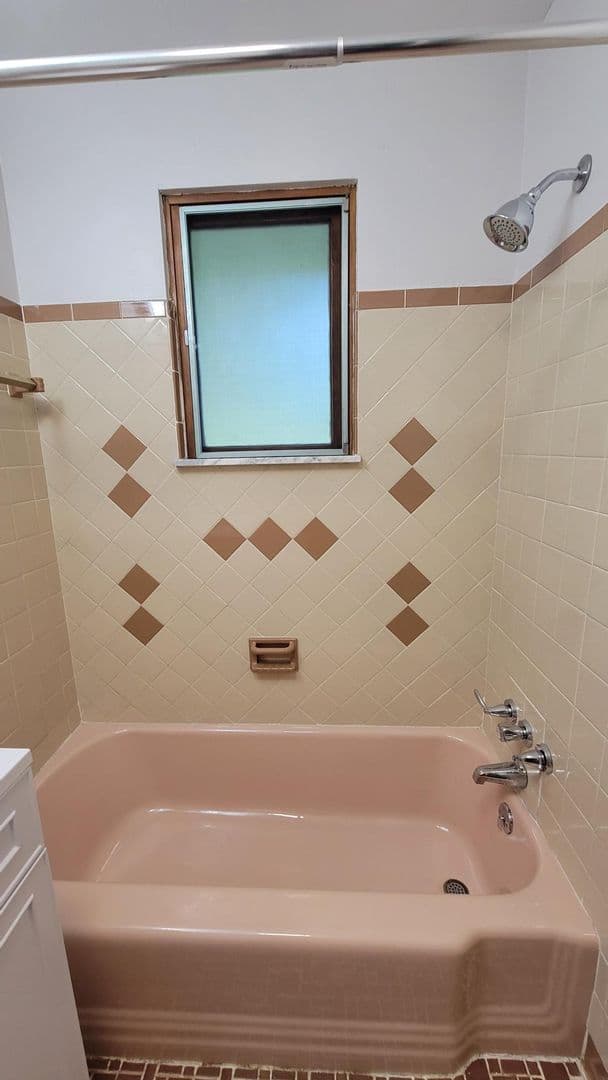 West Mifflin House: 4648 Bowes Avenue