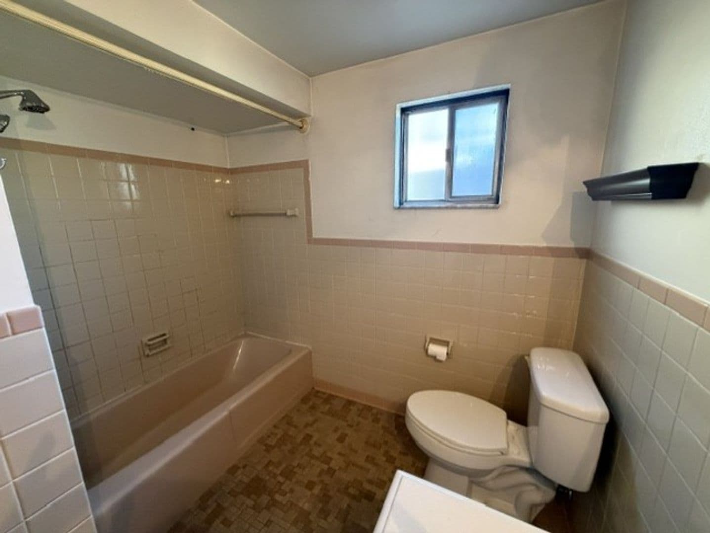 Pittsburgh Apartment: 114 Van Wyck Avenue