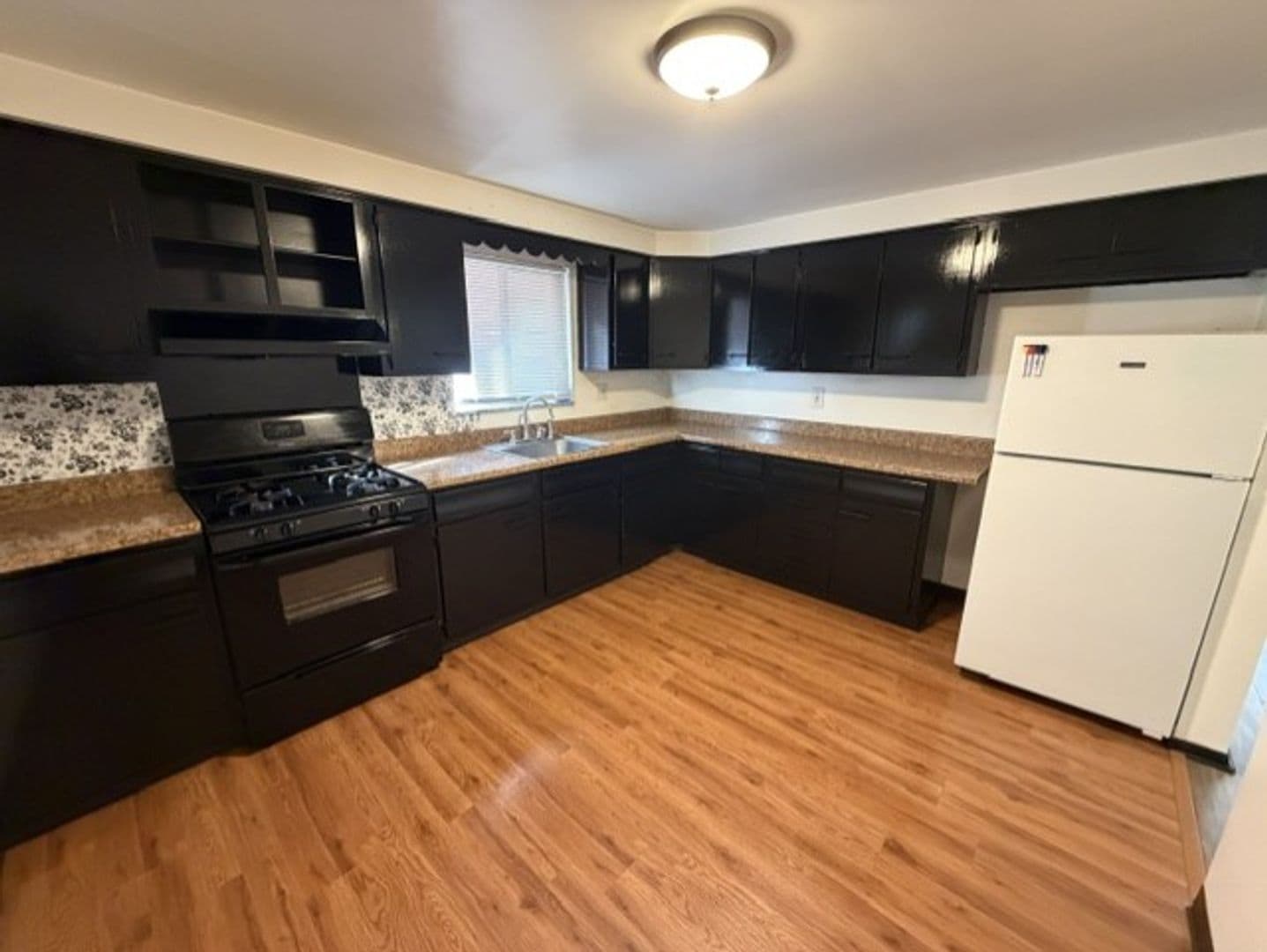 Pittsburgh Apartment: 114 Van Wyck Avenue
