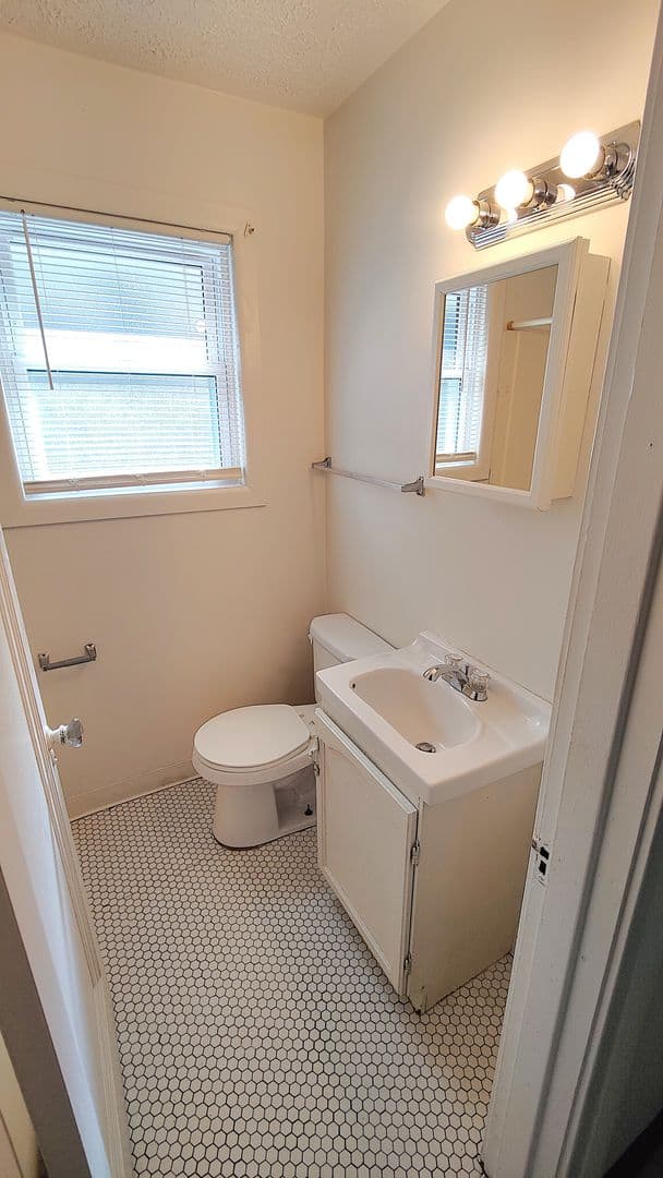 Pittsburgh Apartment: 4075 Brandon Rd