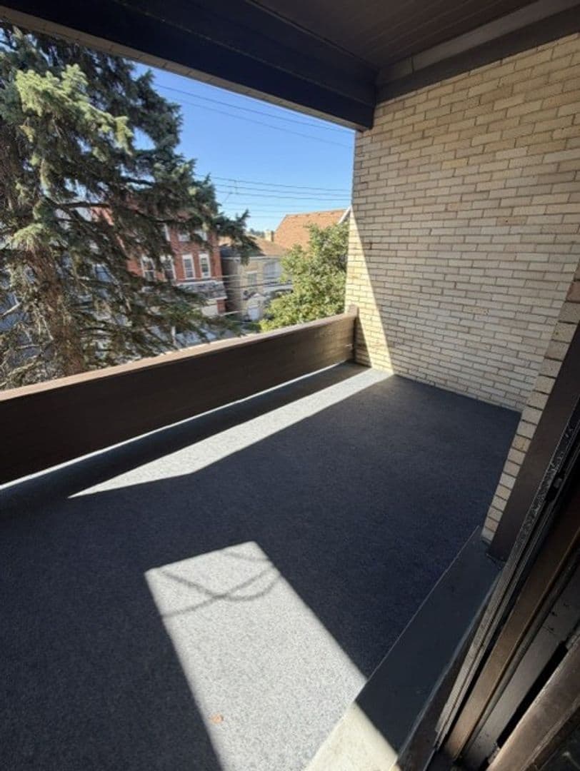 Pittsburgh Apartment: 1525 Beechview Avenue