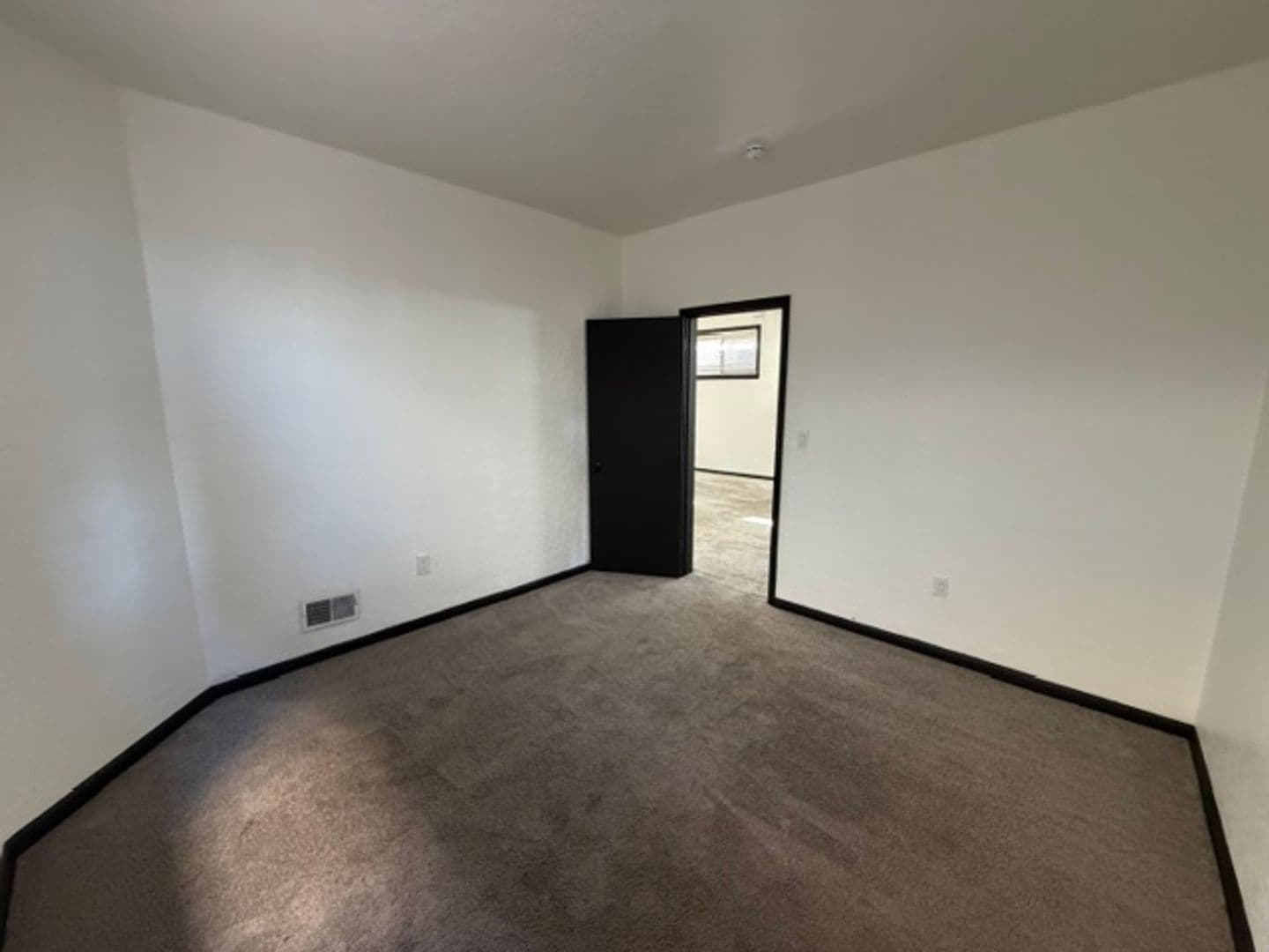 Pittsburgh Apartment: 1525 Beechview Avenue