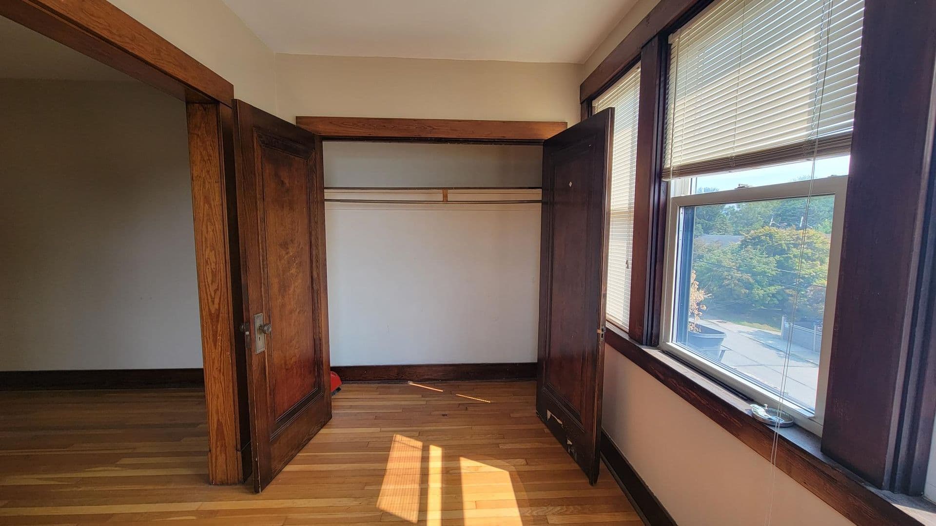 Pittsburgh Apartment: 226 Sunnyland Avenue